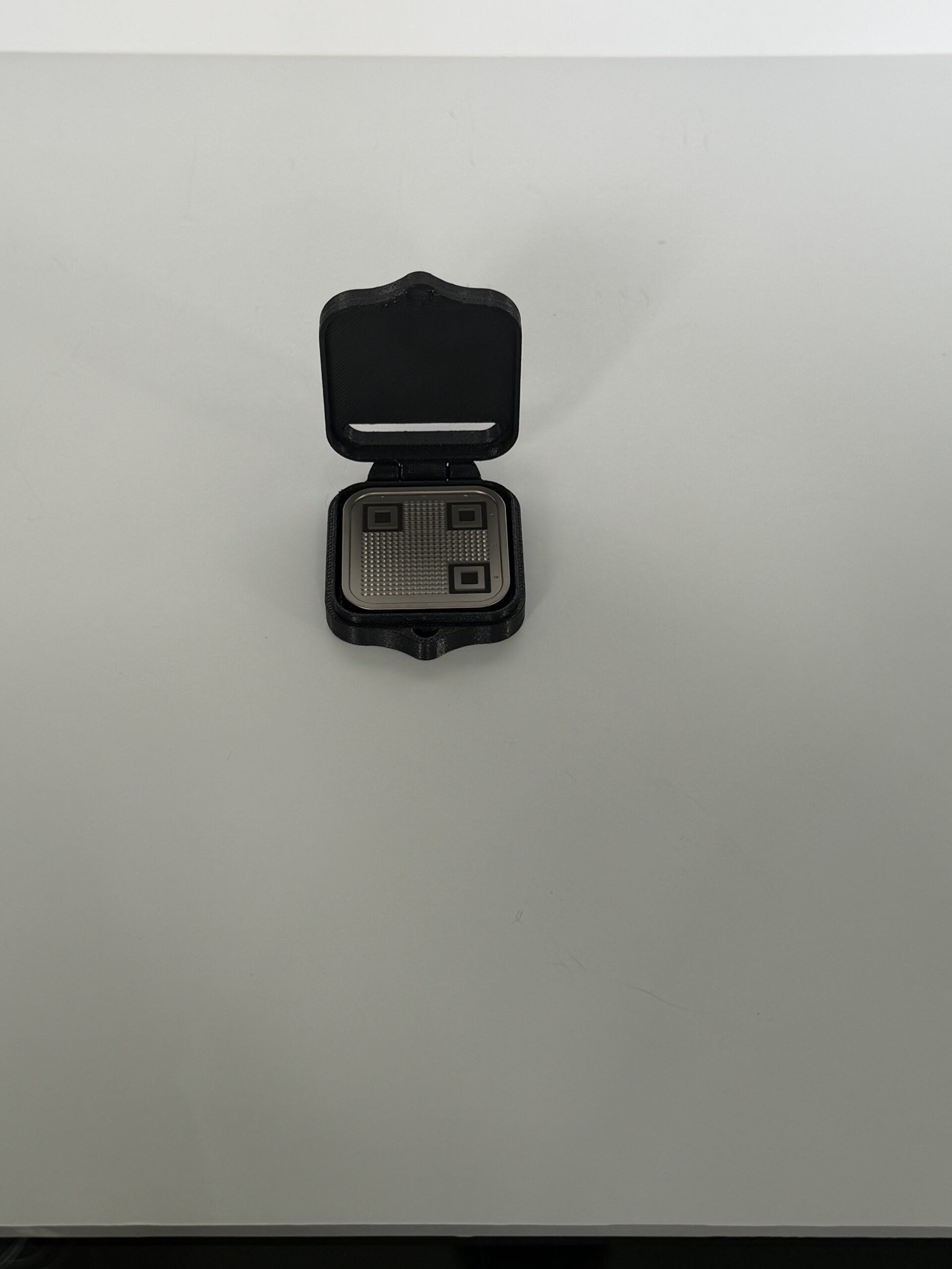 3D-printed protective cases for ColdQR 21x21 and 25x25 titanium SeedQR plates